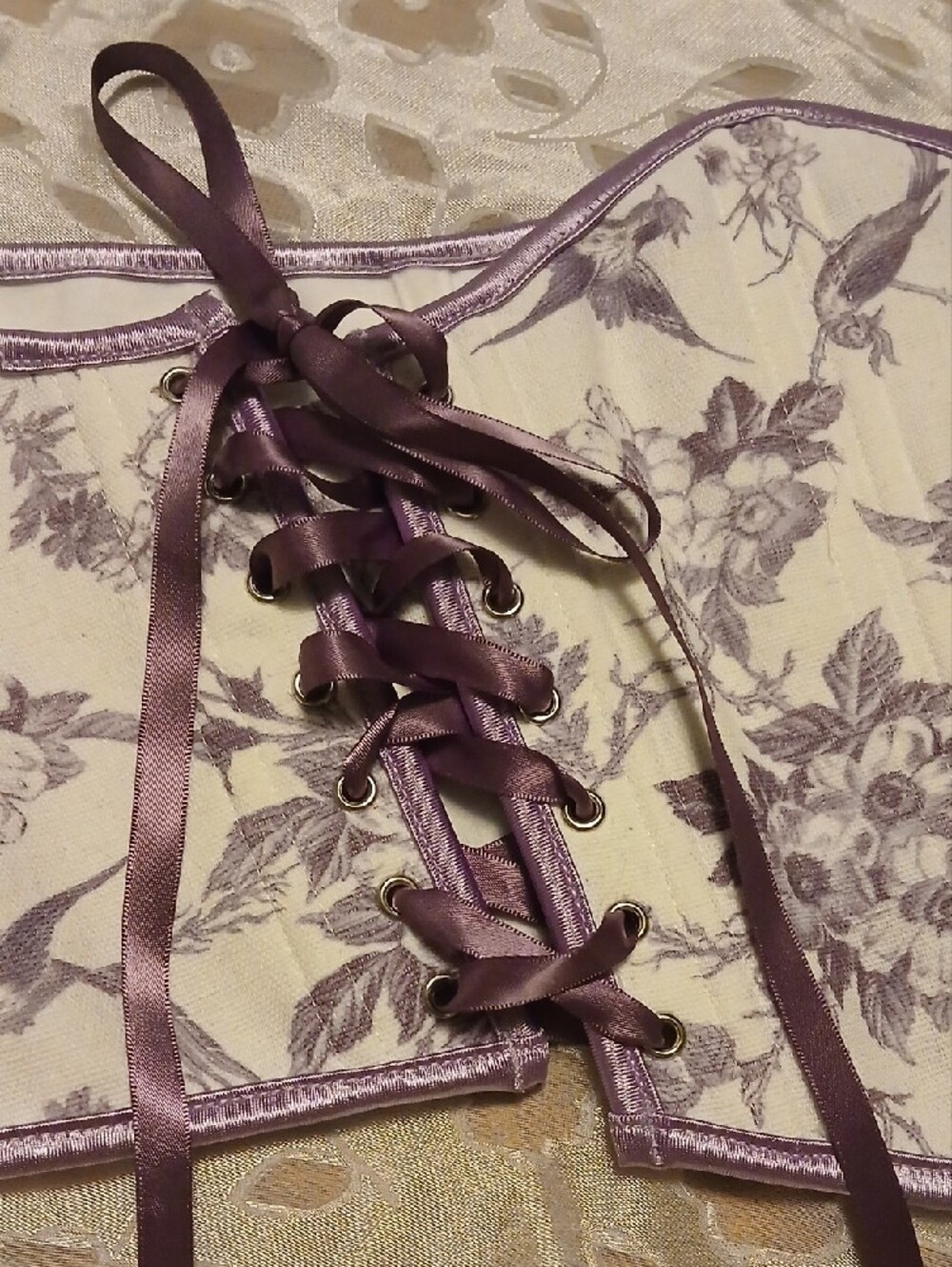 Scarlett Darkness Lavender Floral Lace-Up Corset Belt - Picture 2 of 9